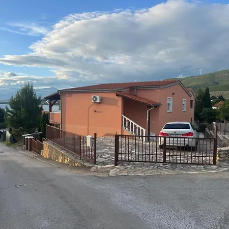 Greif * Gornji Karin